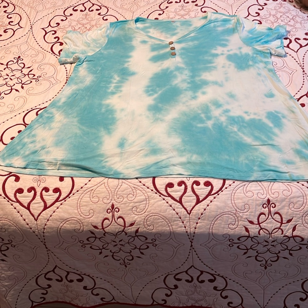Tie dye tee
